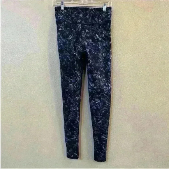 Athleta "Chaturanga" Women's Tights Cobra Black/ Gray Full Length Small EUC! - Picture 4 of 7